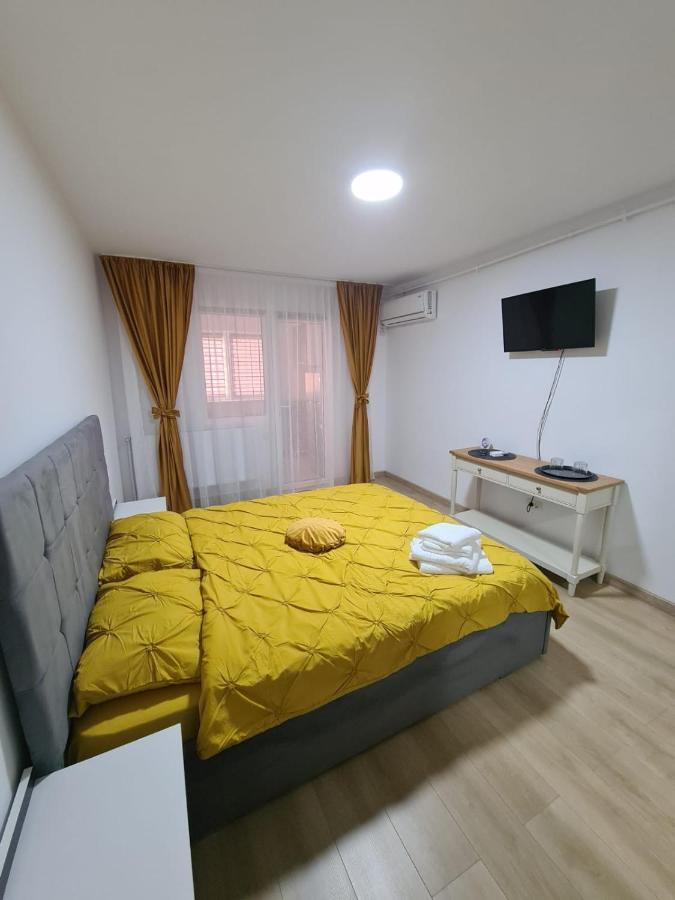 Garsoniera Luxury Kevin Apartment Pitesti Bagian luar foto