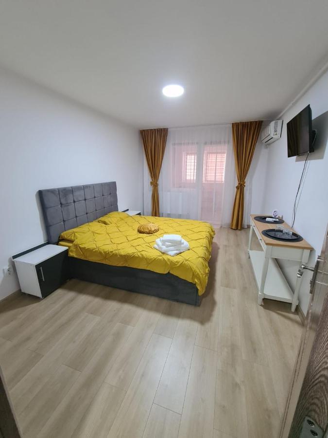 Garsoniera Luxury Kevin Apartment Pitesti Bagian luar foto